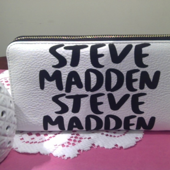 Steve Madden Handbags - Steve Madden wallet